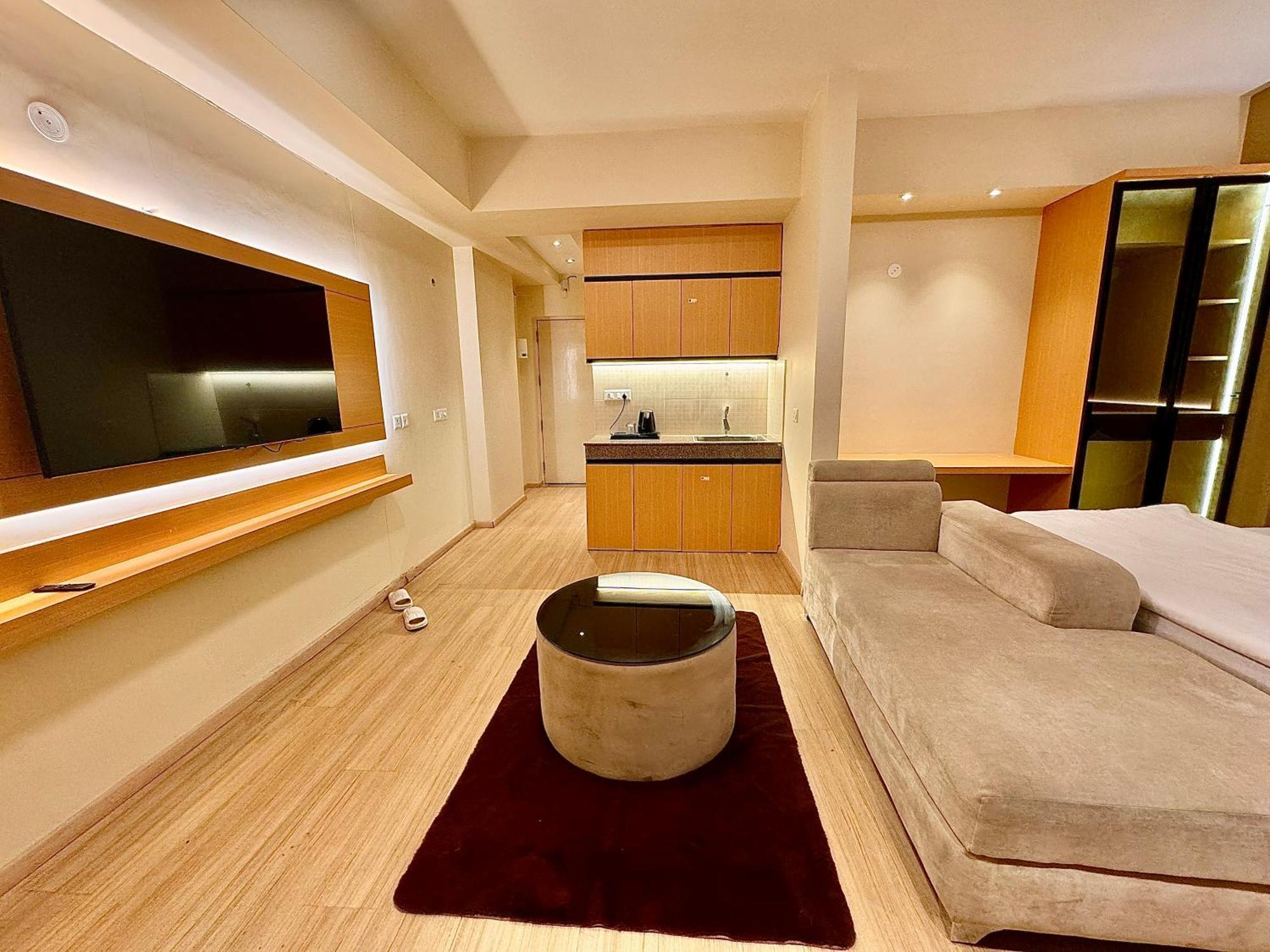Armeria Dlf Mypad-808 Lucknow